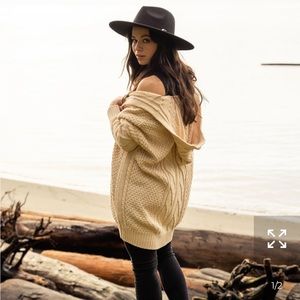 Beautiful Jackson Rowe Pluto Cardigan in Garlic Colourway